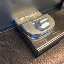 Porte cadenas viro 696 pour la securisation et fermeture des rideaux metal et porte de garage